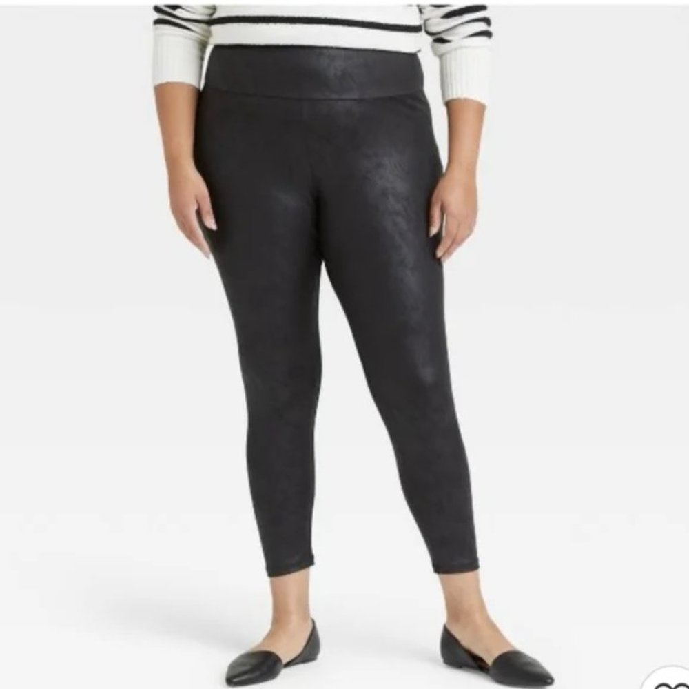 Ava & Viv Black faux leather leggings size 1X